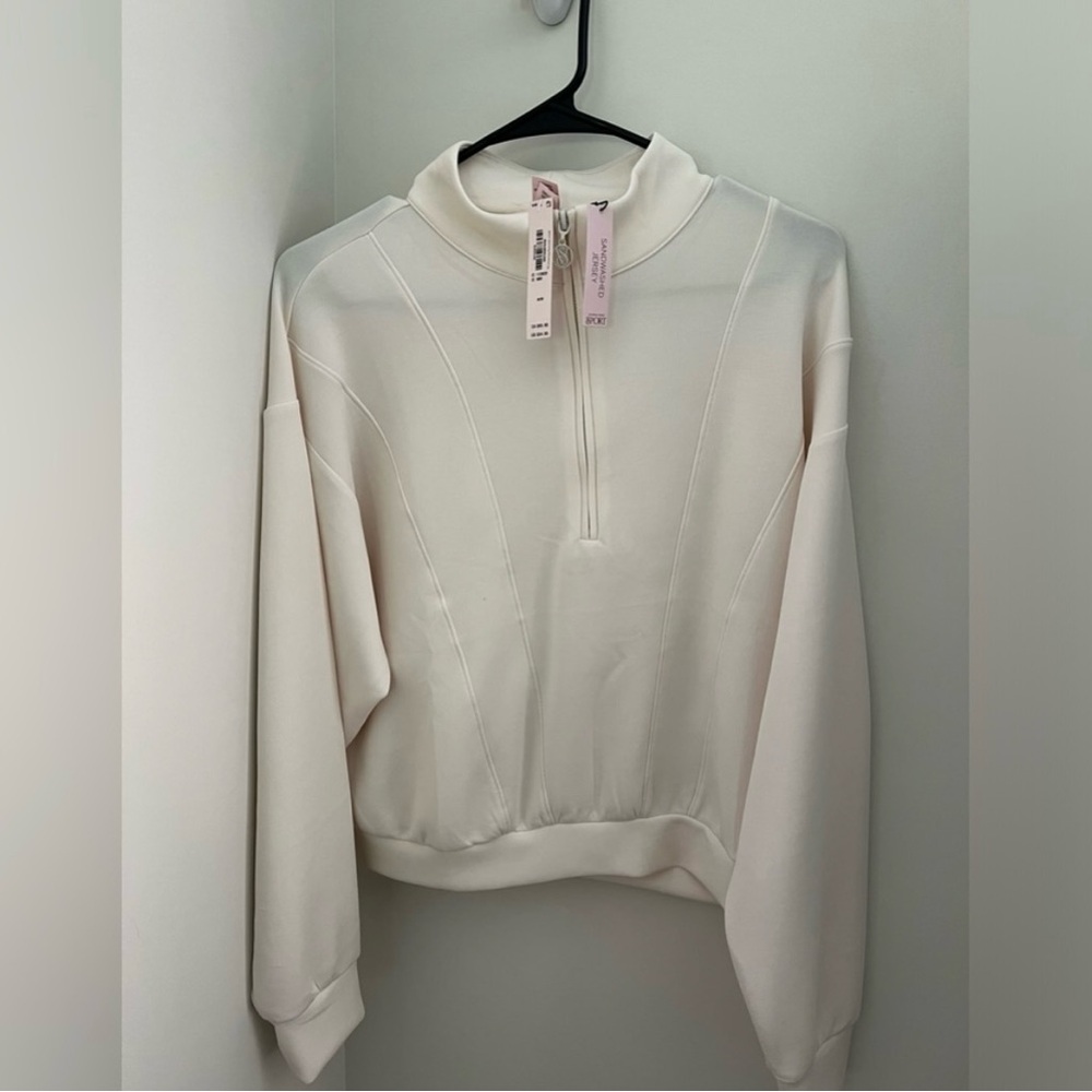NWT Victoria’s Secret super soft 3/4 zip size medium